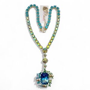 NWT Betsey Johnson Blue Crystal Pendant statement Necklace